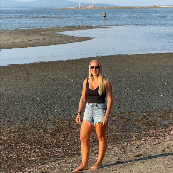 caleyostrowski
